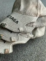 巴黎 BLC 24SS 破壞做舊水洗泥染螺絲刺繡logo 棒球帽老帽鴨舌帽帽子 黑灰色：圖片 4