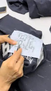 巴黎 BLC 23FW Be kind 補丁刺繡做舊破壞 logo字母 帽T連帽衛衣 水洗藍黑 柏林限定：圖片 10