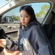 巴黎 BLC 23FW Be kind 補丁刺繡做舊破壞 logo字母 帽T連帽衛衣 水洗藍黑 柏林限定：圖片 5