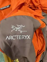 【福利回饋】ARC'TERYX Squamish Hoody 始祖鳥 鳥牌 風衣 防曬夾克外套 抗紫外線：圖片 8