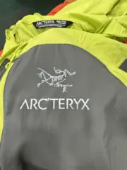 【福利回饋】ARC'TERYX Squamish Hoody 始祖鳥 鳥牌 風衣 防曬夾克外套 抗紫外線：圖片 9