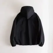 BV家 23SS Packable Nylon Jacket 真皮 可收納大口袋連帽風衣外套夾克：圖片 6