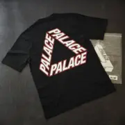 Palace 24SS P-3 OUTLINE Tee 後背字母三角logo 短袖T恤：圖片 3