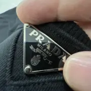 PRA 23FW 素色簡約 三角標小logo 鐵牌 大學T圓領衛衣長袖：圖片 11