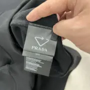 PRA 23FW 素色簡約 三角標小logo 鐵牌 大學T圓領衛衣長袖：圖片 17