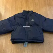 巴黎 BLC 24FW 雙面穿 刺繡小logo 別針 類羽絨棉服夾克外套 黑色/深藍色：圖片 12