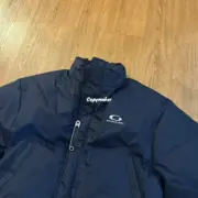 巴黎 BLC 24FW 雙面穿 刺繡小logo 別針 類羽絨棉服夾克外套 黑色/深藍色：圖片 13