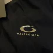 巴黎 BLC 24FW 雙面穿 刺繡小logo 別針 類羽絨棉服夾克外套 黑色/深藍色：圖片 14