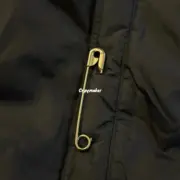 巴黎 BLC 24FW 雙面穿 刺繡小logo 別針 類羽絨棉服夾克外套 黑色/深藍色：圖片 15