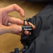 巴黎 BLC 24FW 雙面穿 刺繡小logo 別針 類羽絨棉服夾克外套 黑色/深藍色：圖片 16