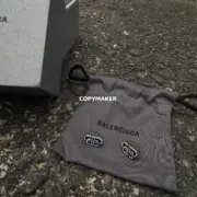 【現貨】【全套包裝】巴黎 BLC 雙B鎖扣BB字母 經典款 帶鑽 鈦鋼 耳環耳釘：圖片 5