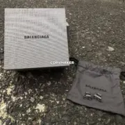 【現貨】【全套包裝】巴黎 BLC 雙B鎖扣BB字母 經典款 帶鑽 鈦鋼 耳環耳釘：圖片 8