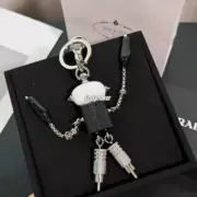 【現貨】PRA 22FW Saffiano 三角牌三角標徽章皮革 鑰匙圈鑰匙扣掛飾配件 黑色：圖片 6