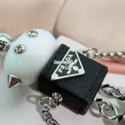 【現貨】PRA 22FW Saffiano 三角牌三角標徽章皮革 鑰匙圈鑰匙扣掛飾配件 黑色：圖片 7