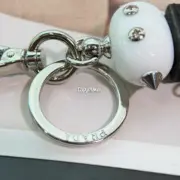 【現貨】PRA 22FW Saffiano 三角牌三角標徽章皮革 鑰匙圈鑰匙扣掛飾配件 黑色：圖片 8