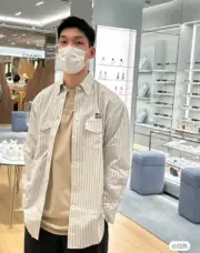 【過驗】M1U M1U 24SS 繆繆 貼布刺繡字母logo 條紋簡約長袖襯衫薄夾克 石灰岩色：圖片 5