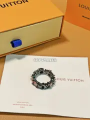 1V LIGHT RING 秀款 黑水晶 字母logo 黑色五彩寶石戒指 黑魂 合金鋯石：圖片 8