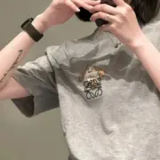 LOWE 23SS 宮崎駿 聯名 霍爾的移動城堡 老狗 因因 短袖 T恤：圖片 7