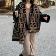 FD logo 雙面字母 經典款 羊毛蠶絲 圍巾 披肩：圖片 8