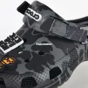 【預售】A Bathing Ape BAPE x Crocs Classic Clog 猿人聯名迷彩 洞洞鞋休閒鞋涼鞋拖鞋：圖片 9