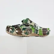 【預售】A Bathing Ape BAPE x Crocs Classic Clog 猿人聯名迷彩 洞洞鞋休閒鞋涼鞋拖鞋：圖片 15