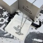 【現貨】Viv1enne Westwood mini bas relief pendant 滿鑽星球浮雕 項鍊吊墜：圖片 3