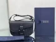 D1OR Oblique Mini Saddle  經典老花緹花 刺繡帆布拼荔枝紋牛皮 馬鞍包小包側背包：圖片 5