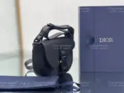 D1OR Oblique Mini Saddle  經典老花緹花 刺繡帆布拼荔枝紋牛皮 馬鞍包小包側背包：圖片 6