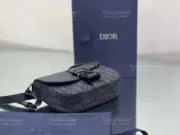 D1OR Oblique Mini Saddle  經典老花緹花 刺繡帆布拼荔枝紋牛皮 馬鞍包小包側背包：圖片 9