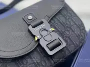 D1OR Oblique Mini Saddle  經典老花緹花 刺繡帆布拼荔枝紋牛皮 馬鞍包小包側背包：圖片 11