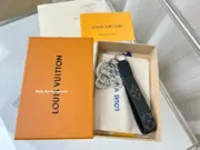 1V 22FW Monogram Logo 經典花紋 鑰匙圈 鑰匙扣：圖片 5