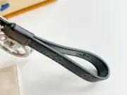 1V 22FW Monogram Logo 經典花紋 鑰匙圈 鑰匙扣：圖片 7