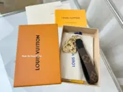 1V 22FW Monogram Logo 經典花紋 鑰匙圈 鑰匙扣：圖片 11