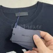 【現貨】【福利回饋】23SS 針織提花 字母logo 羊絨短袖T恤 深藍黑：圖片 6