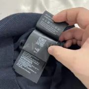 【現貨】【福利回饋】23SS 針織提花 字母logo 羊絨短袖T恤 深藍黑：圖片 9