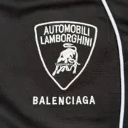 【現貨】巴黎 BLC 25SS x Lamborghini 聯名 車標刺繡logo 短袖T恤足球衣 黑色：圖片 14