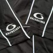 【現貨】巴黎 BLC 25SS x Lamborghini 聯名 車標刺繡logo 短袖T恤足球衣 黑色：圖片 16