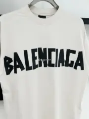 巴黎 BLC 24SS 秀款 膠帶 繃帶logo 水洗做舊 破壞 短袖T恤 石灰白：圖片 6