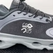 【預售】LOWE x On昂跑 Cloudsolo 聯名 慢跑鞋休閒鞋運動鞋 原廠底 黑色：圖片 7