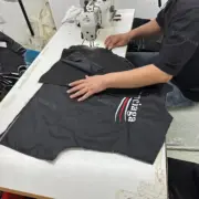 巴黎 BLC 23FW 可樂波浪經典logo 尼龍鋪棉 飛行夾克外套 廓型 MA-1：圖片 10