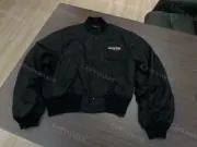 巴黎 BLC 23FW 可樂波浪經典logo 尼龍鋪棉 飛行夾克外套 廓型 MA-1：圖片 12