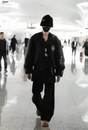 【預售】【2026新年福利】巴黎 BLC 25FW 刺繡徽章 Bomber Jacket Ma-1 飛行外套棉服夾克：圖片 2