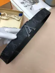 1V 21FW 經典老花  滿版Logo 黑色全黑黑魂 牛皮真皮皮帶 腰帶 M0449U：圖片 7