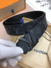 1V 21FW 經典老花  滿版Logo 黑色全黑黑魂 牛皮真皮皮帶 腰帶 M0449U：圖片 8