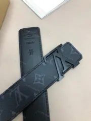 1V 21FW 經典老花  滿版Logo 黑色全黑黑魂 牛皮真皮皮帶 腰帶 M0449U：圖片 9