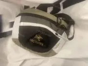 【現貨】ARC'TERYX x BEAMS Beta Lt 拼色 始祖鳥 鳥牌 聯名 斜背包側背包腰包小包：圖片 9