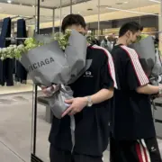 【現貨】【福利回饋】巴黎 BLC 25SS Unity Sports Icon 雙環刺繡撞色拼接 短袖T恤 二色：圖片 9