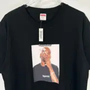 【預售】Sup SS25 WEEK18 Dean Blunt Tee 人物肖像印花照片 短袖T恤 黑/白：圖片 5