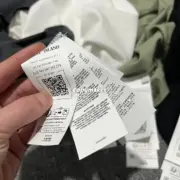 【預售】STONE ISLAND 25SS 石頭島 正面小logo 背面做舊羅盤 3M反光 短袖T恤：圖片 25