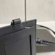 【預售】【雙11新品】BV家 Intrecciato編織 經典款 頭層牛皮 頸掛式證件套 卡片夾 卡套 黑色：圖片 9